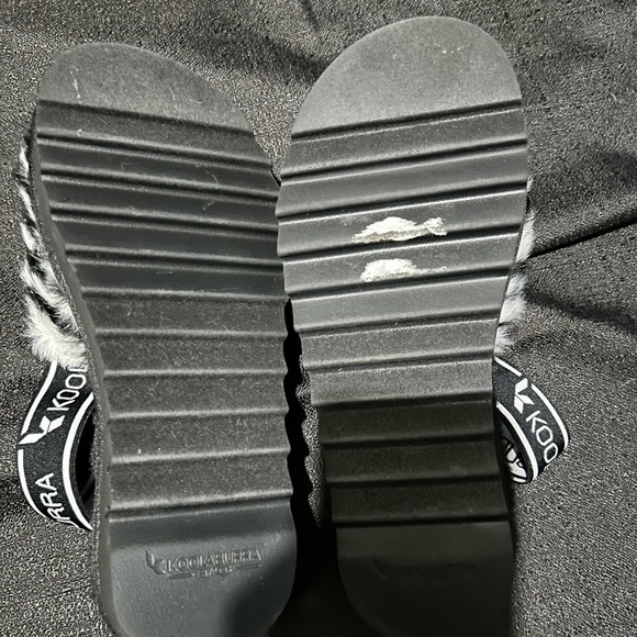 Ugg Koolaburra Zebra Print Slides - Picture 3 of 3